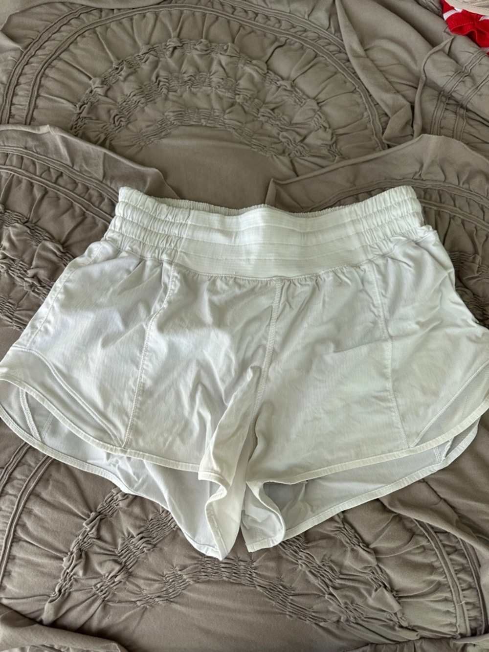 lululemon athletica Women's White Elastic-Waist Athletic Shorts